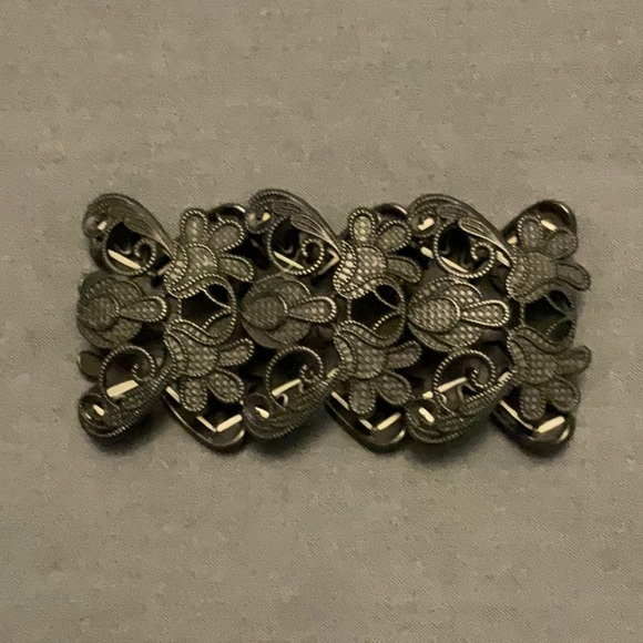 Cuff Bracelet - Picture 1 of 3